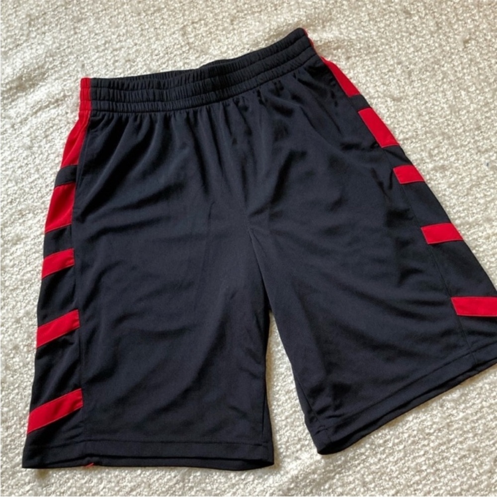🏀 XERSION MENS SIZE MEDIUM BLACK AND RED BASKETBALL SHORTS